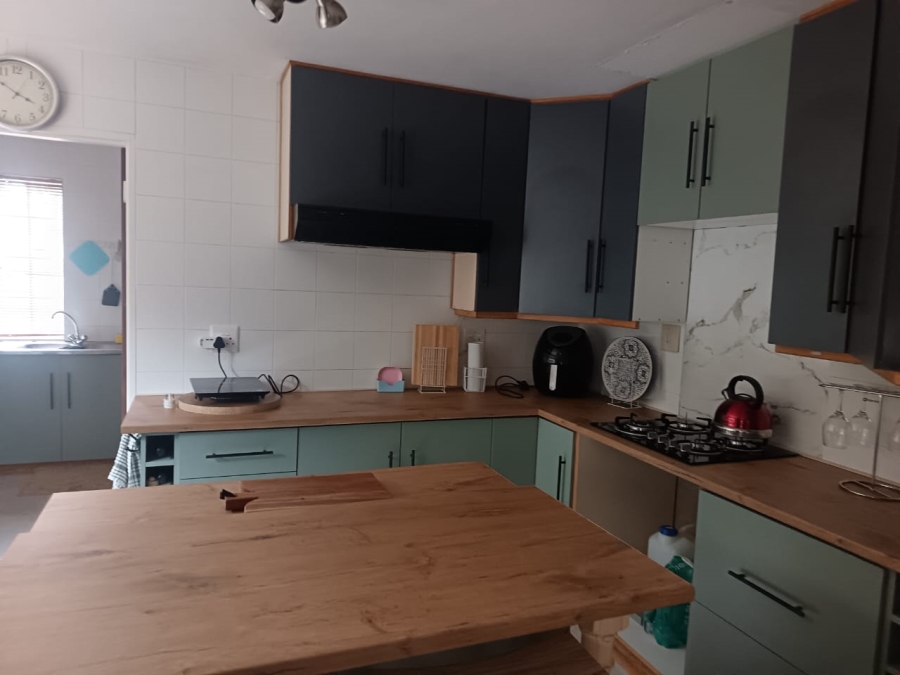 4 Bedroom Property for Sale in Roylglen Gardens Northern Cape